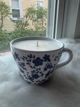 Load image into Gallery viewer, Blue and white floral mug candle
